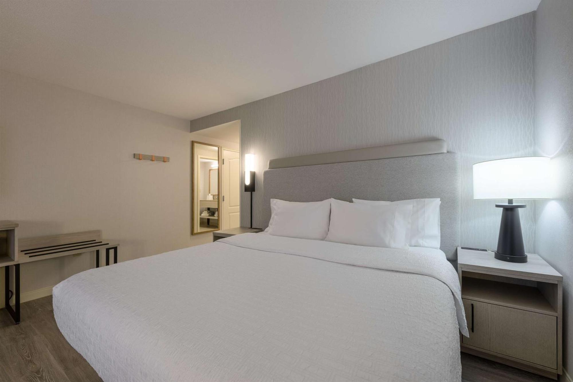Hampton Inn & Suites By Hilton Монктън Екстериор снимка