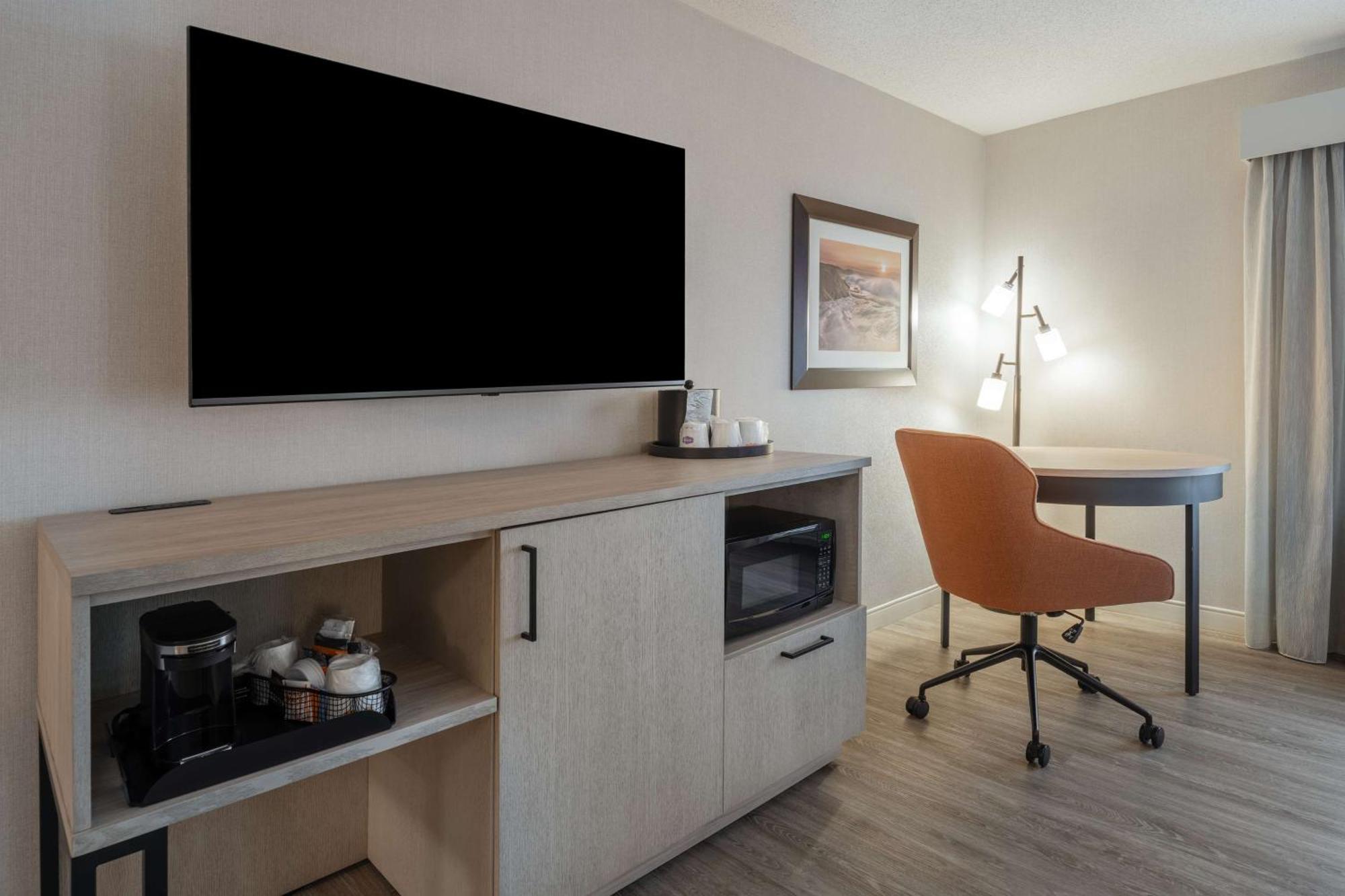 Hampton Inn & Suites By Hilton Монктън Екстериор снимка