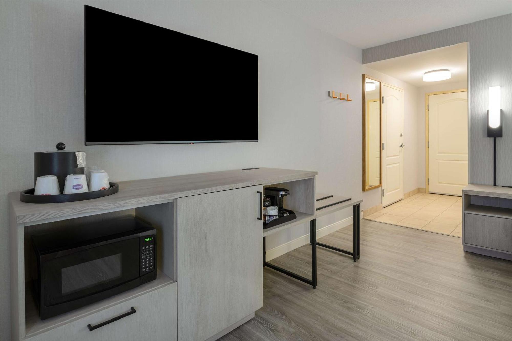 Hampton Inn & Suites By Hilton Монктън Екстериор снимка